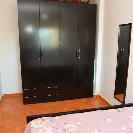 Gzim'S Apartment Durrës Esterno foto