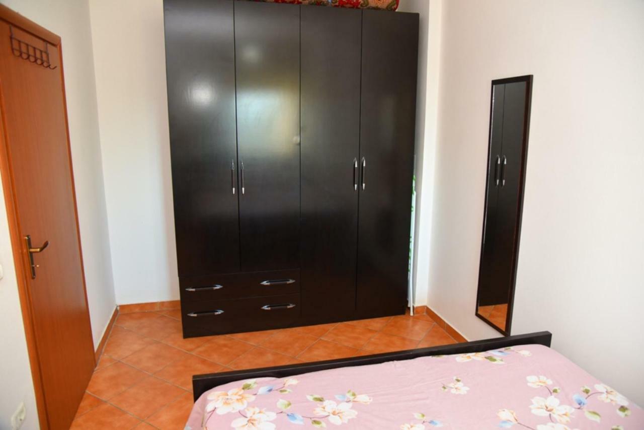 Gzim'S Apartment Durrës Esterno foto
