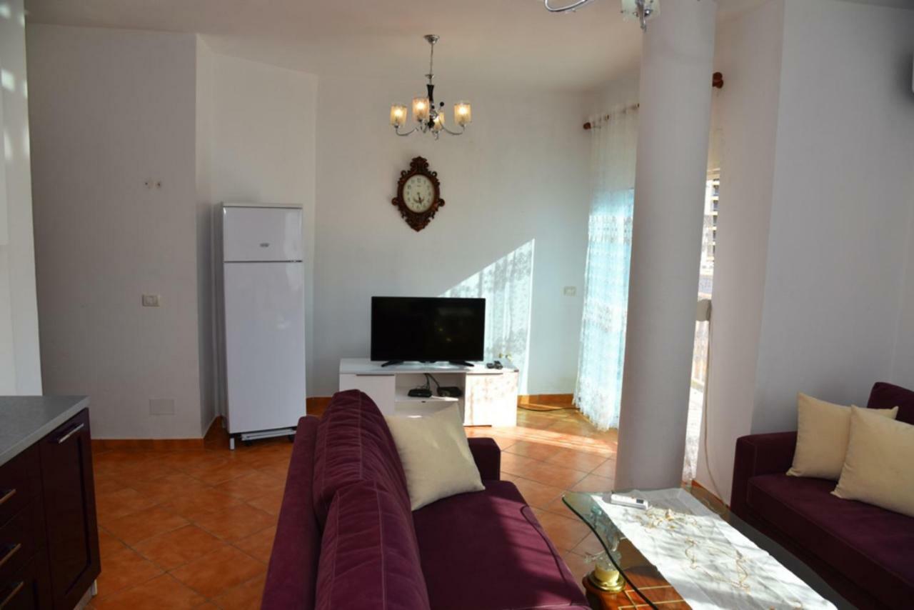 Gzim'S Apartment Durrës Esterno foto
