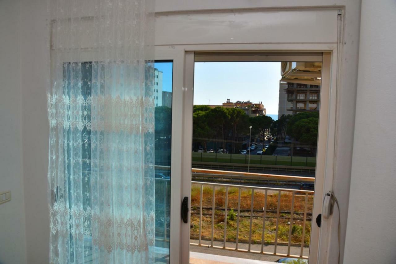 Gzim'S Apartment Durrës Esterno foto