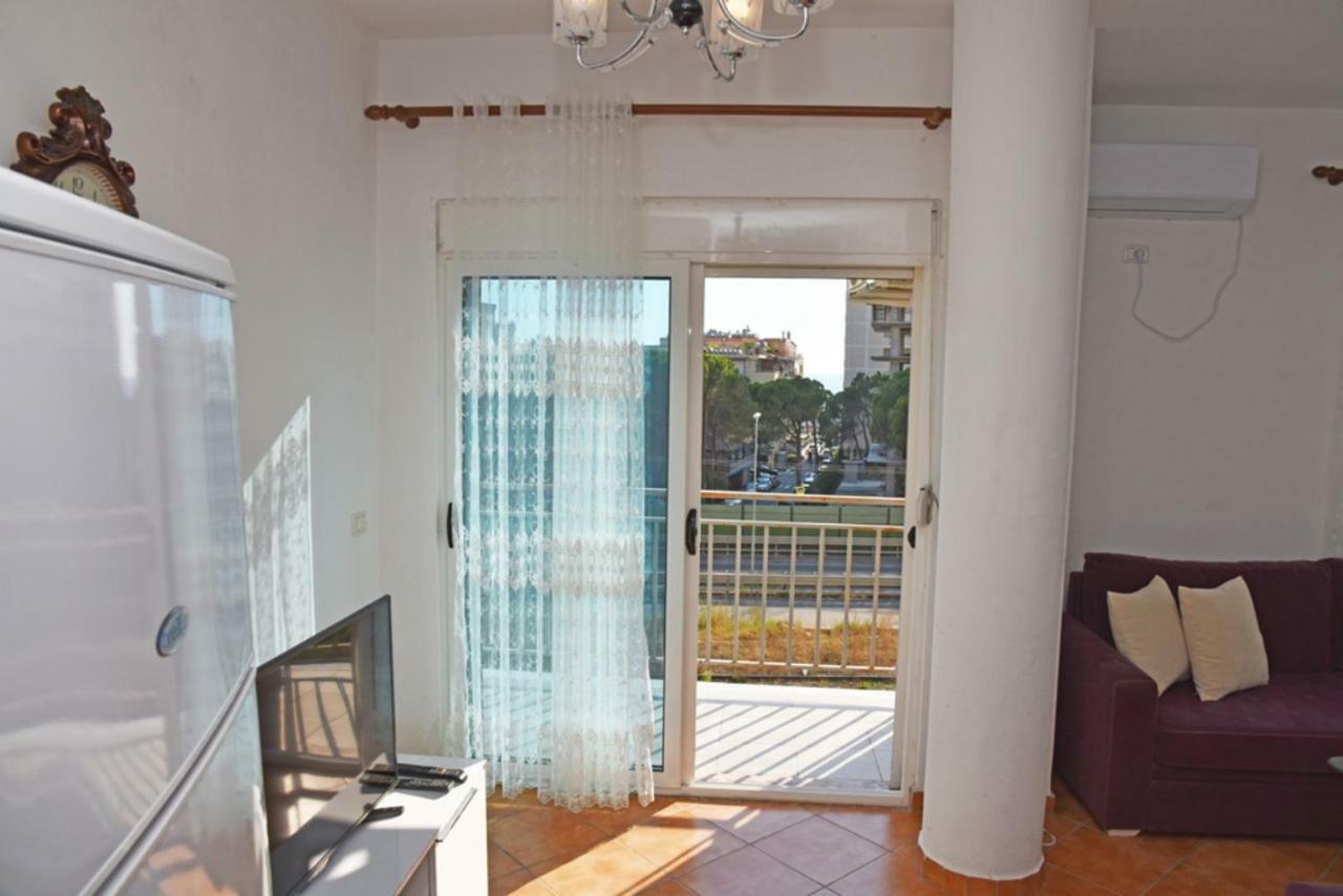 Gzim'S Apartment Durrës Esterno foto