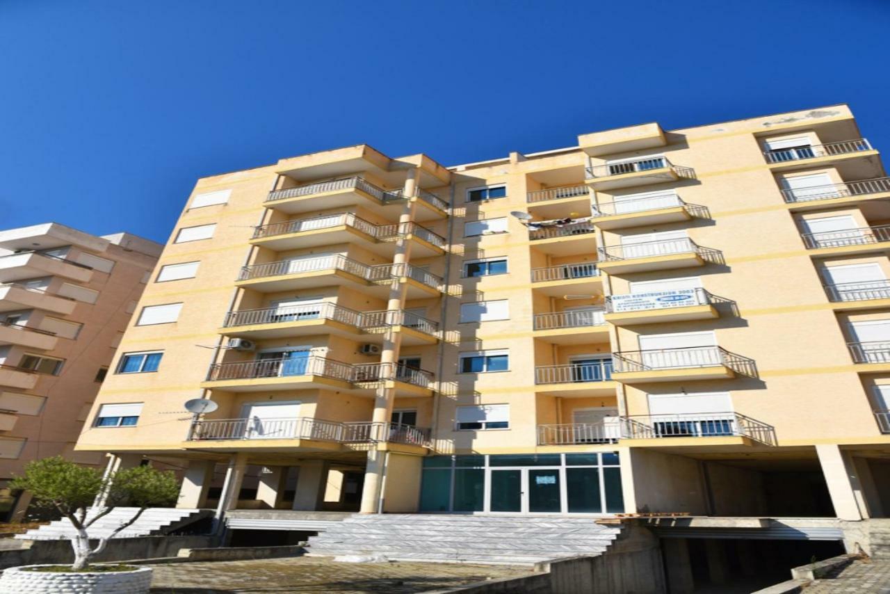Gzim'S Apartment Durrës Esterno foto