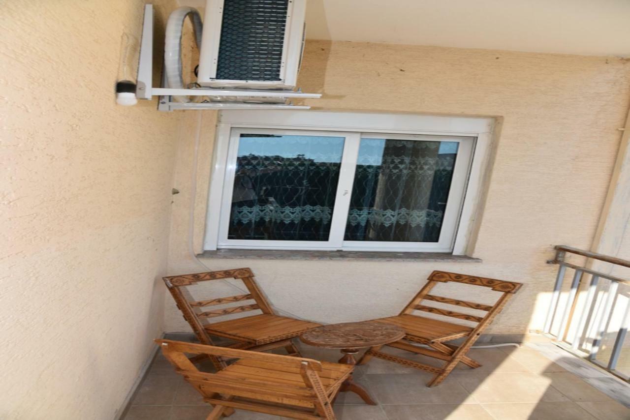 Gzim'S Apartment Durrës Esterno foto